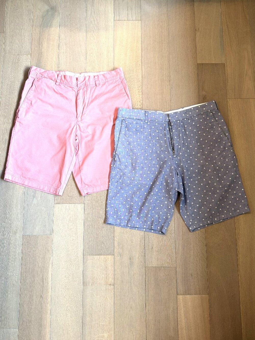Club Monaco Men's Shorts Bundle Size 30 - Salmon and Blue with White Dots